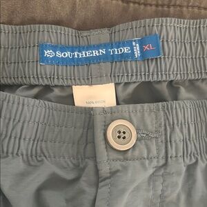Southern Tide Gray Casual Shorts with Elastic Waistband